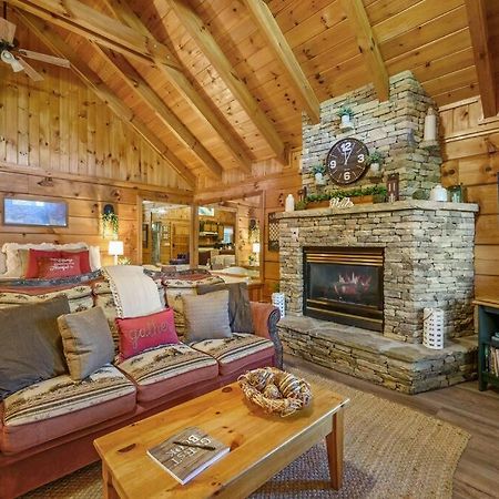 Do Not Disturb - Pigeon Forge Smoky Mountain Studio Cabin, Hot Tub, Fireplace Dış mekan fotoğraf