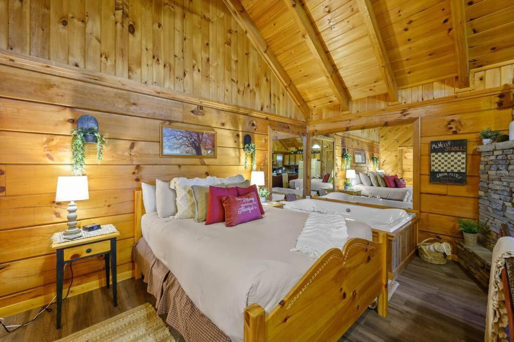 Do Not Disturb - Pigeon Forge Smoky Mountain Studio Cabin, Hot Tub, Fireplace Dış mekan fotoğraf