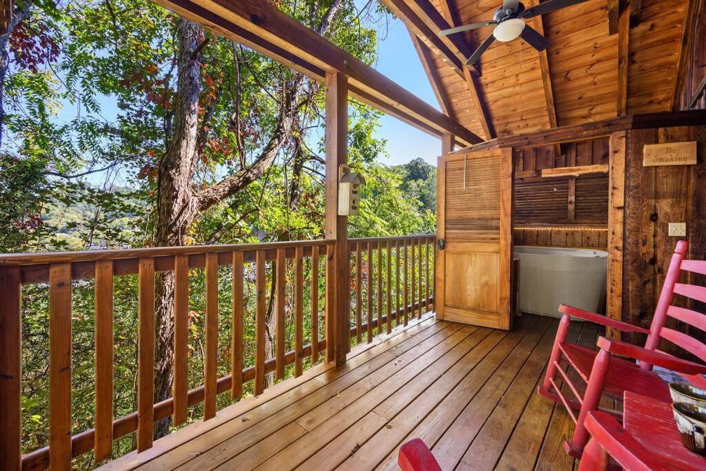 Do Not Disturb - Pigeon Forge Smoky Mountain Studio Cabin, Hot Tub, Fireplace Dış mekan fotoğraf