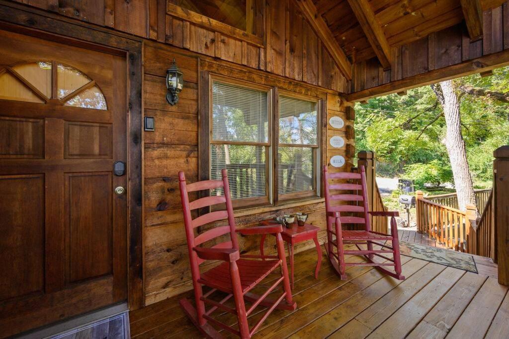Do Not Disturb - Pigeon Forge Smoky Mountain Studio Cabin, Hot Tub, Fireplace Dış mekan fotoğraf